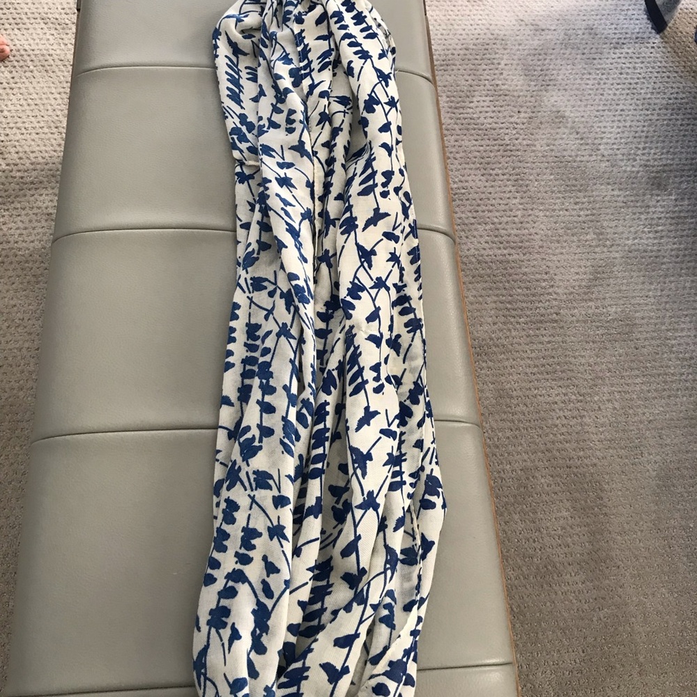 Scarf bird print blue and white